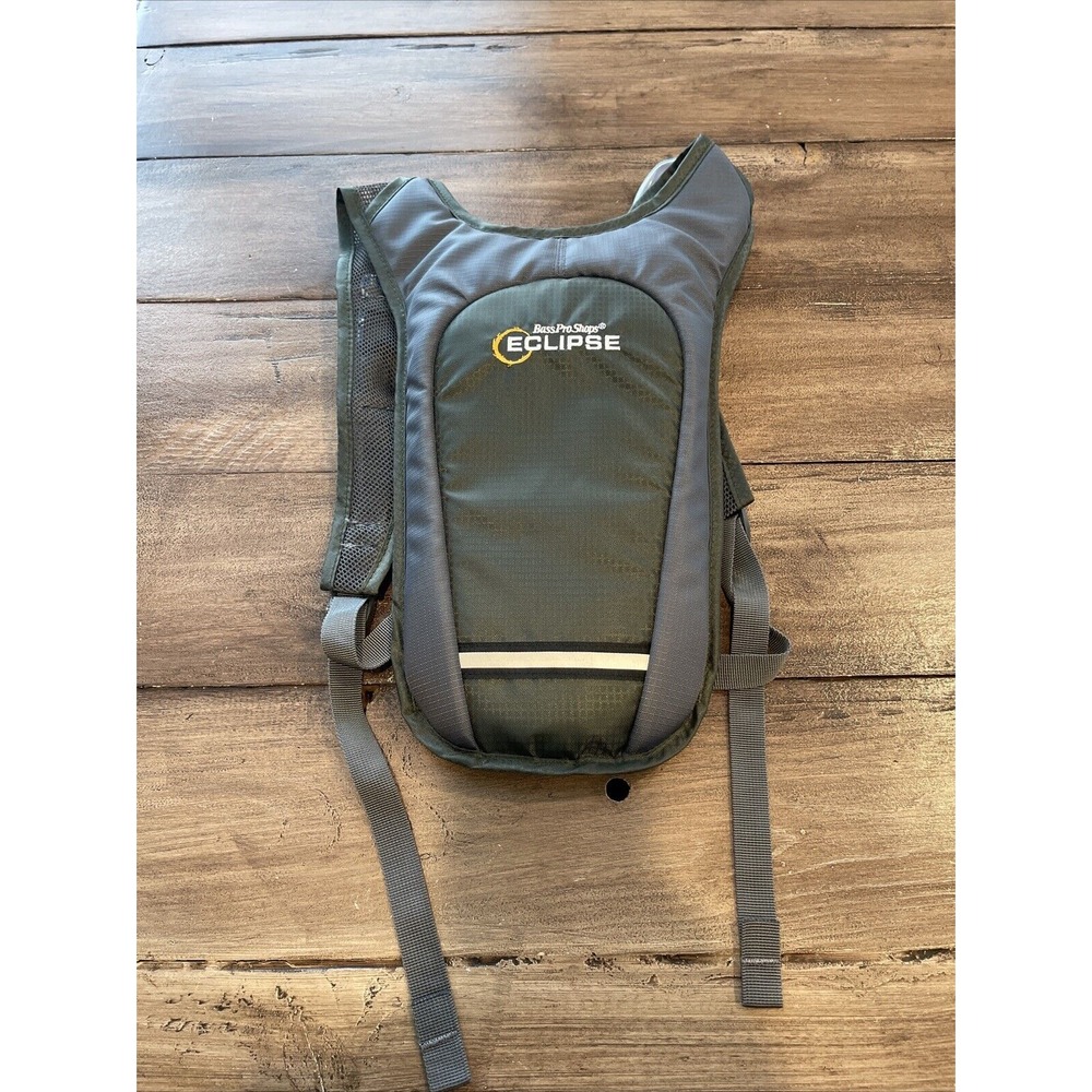 Bass Pro Shops Eclipse Hydration Pack & Bladder  Green Hiking Camping